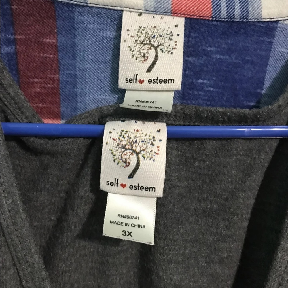 Plus size top - Picture 3 of 3